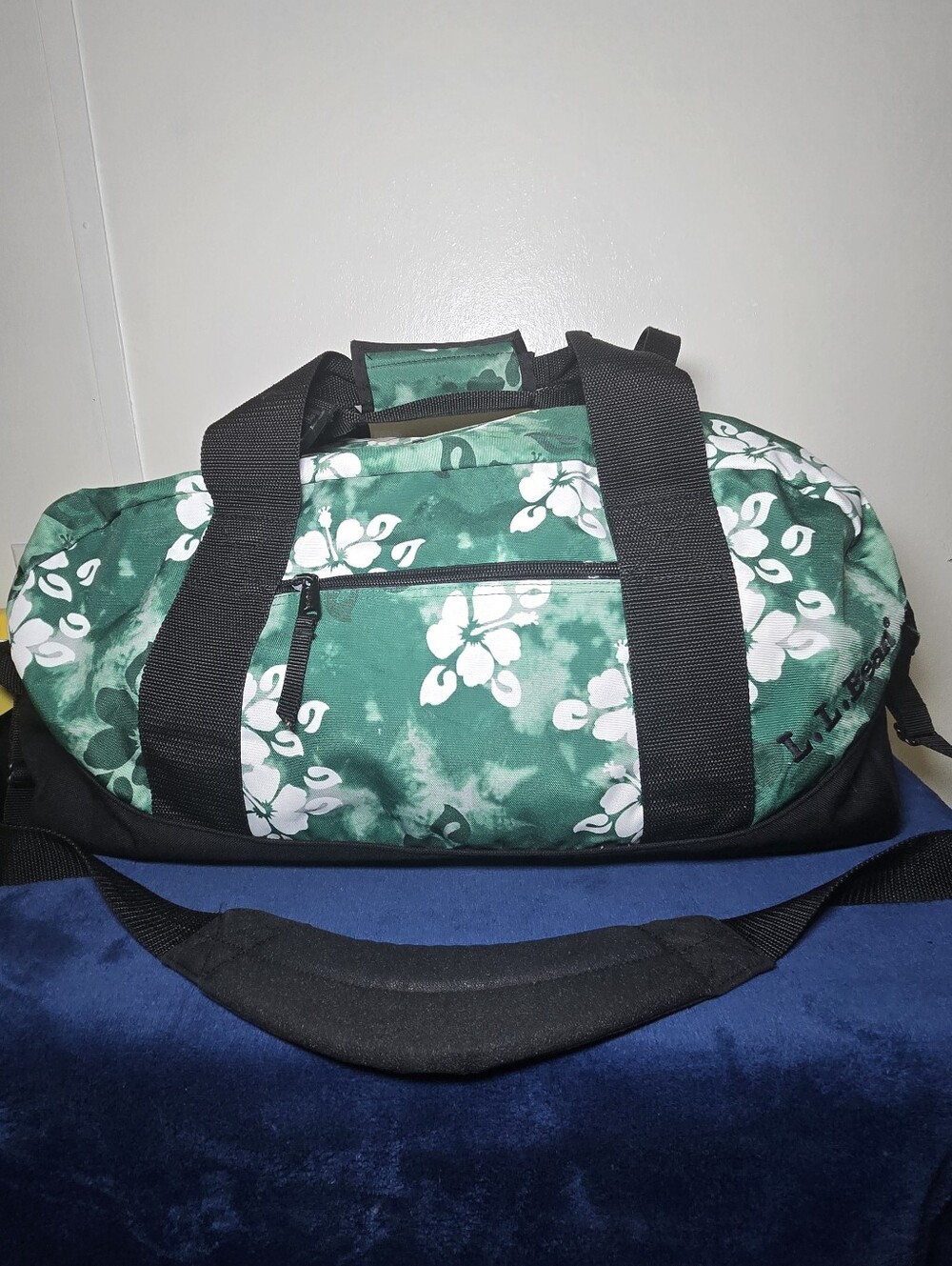 LL Bean Green Hawaiian Hibiscus Large Heavy Duty Travel Weekender Duffle Bag